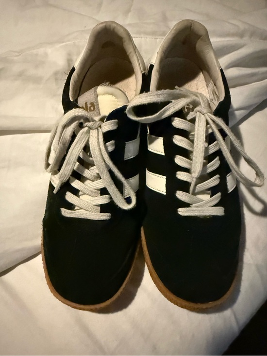 Gola Shoes - Gola Black and White Classic Sneakers Elan Sneakers size 38